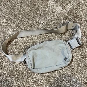Lululemon Everywhere Belt Bag